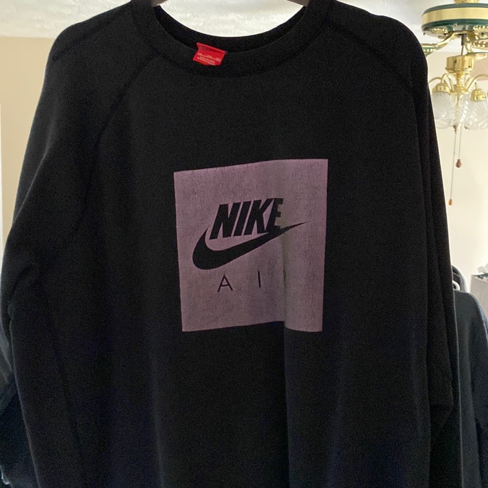 Black Nike sweatshirt